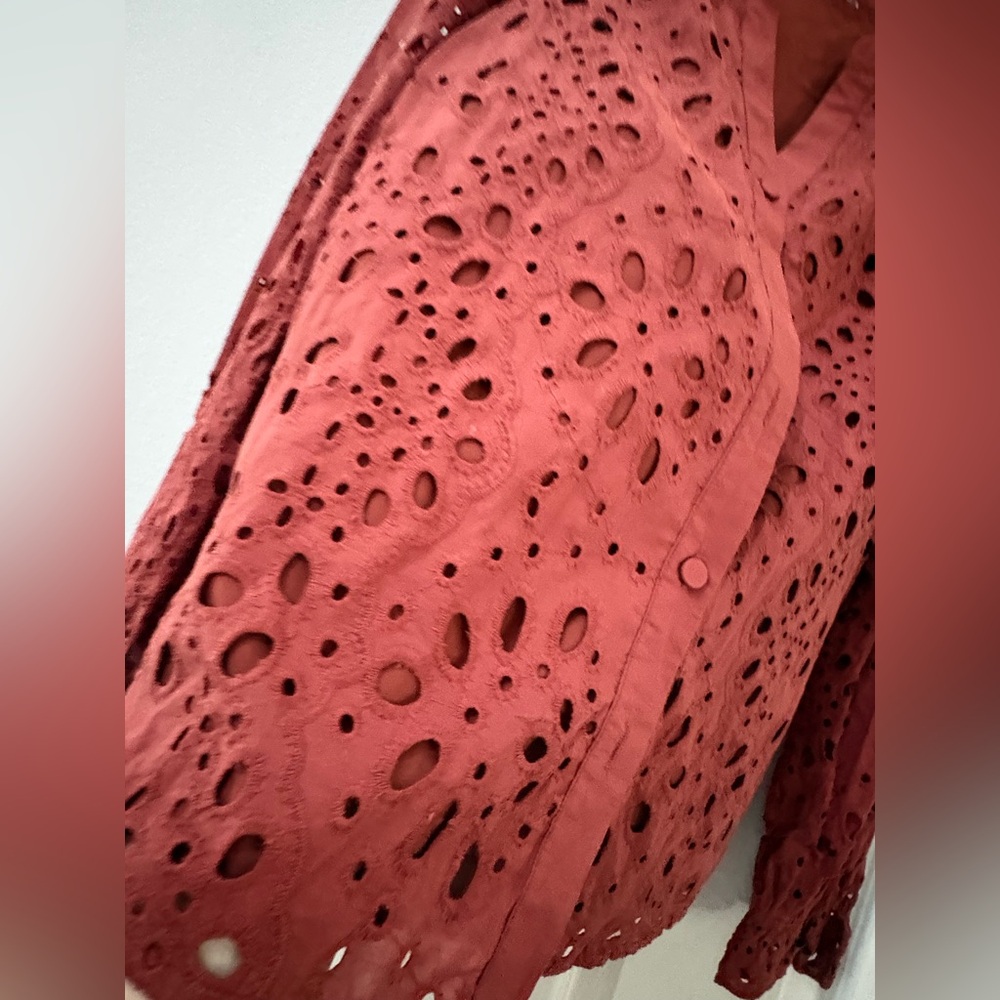 Long sleeve Eyelet Blouse - Picture 3 of 10